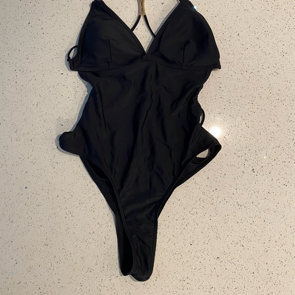 Chic Black One-Piece Swimsuit - Picture 4 of 4